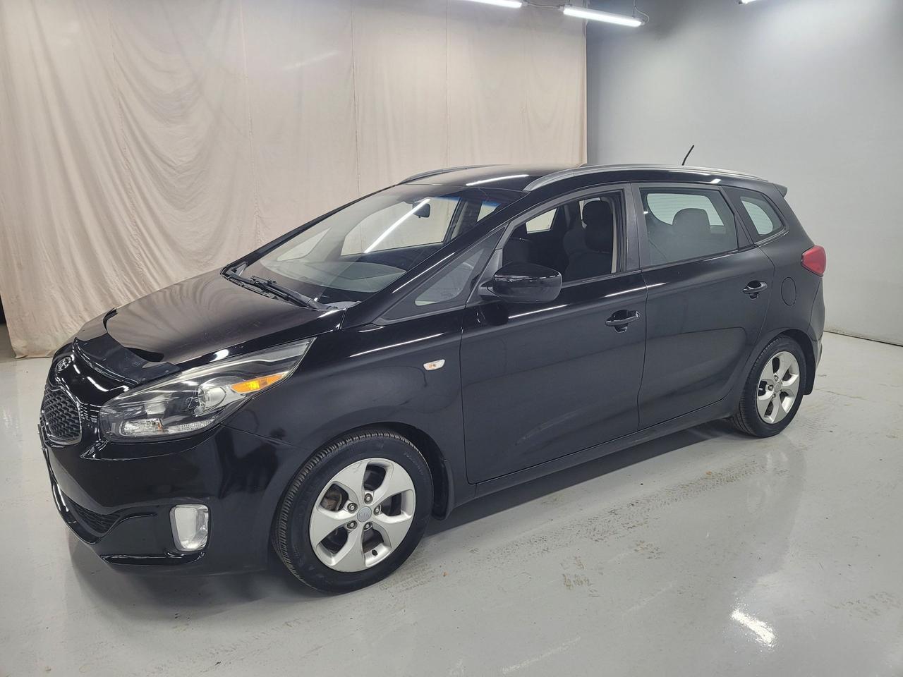 2015 Kia Rondo LX Photo3