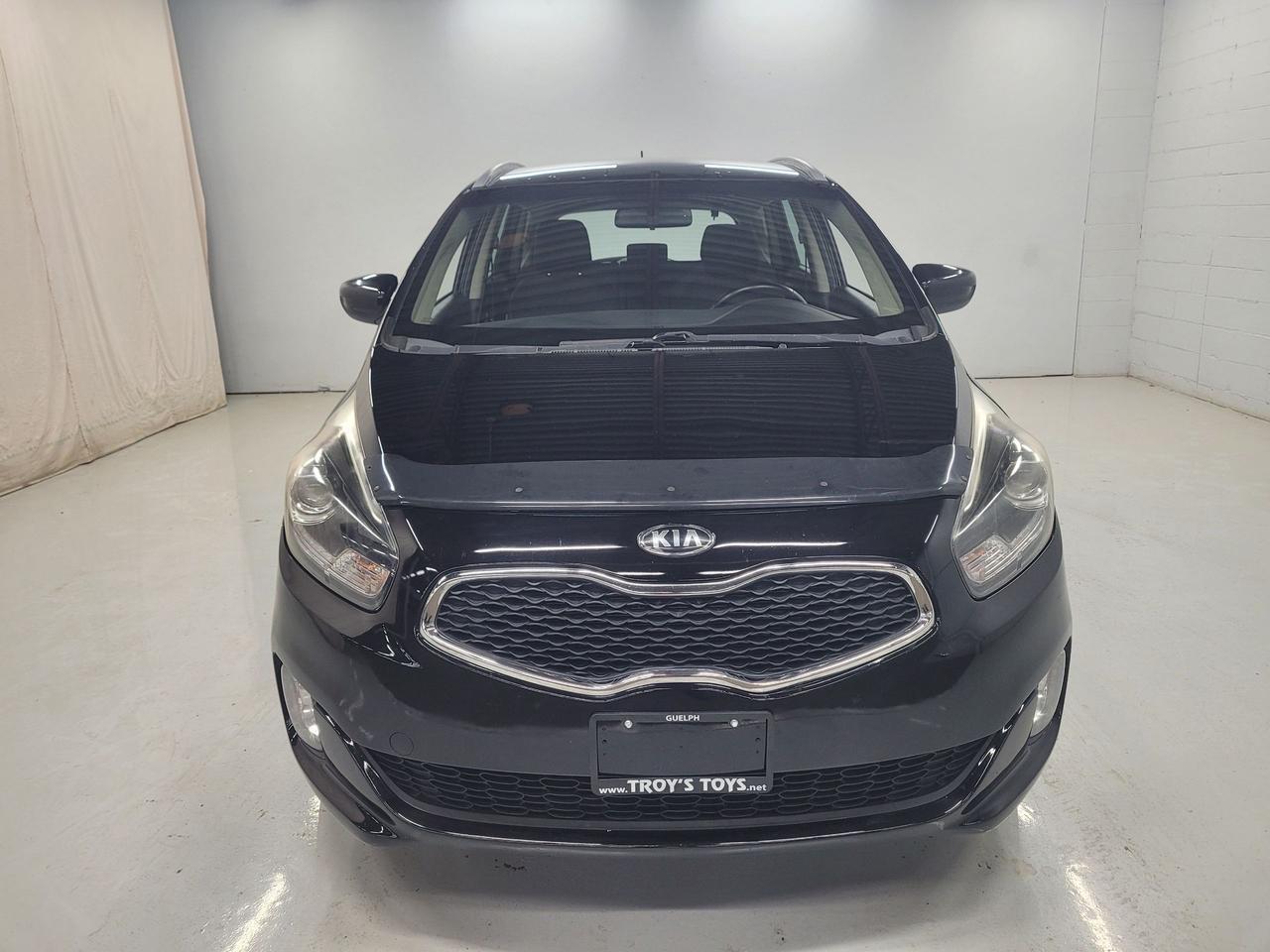 2015 Kia Rondo LX Photo2