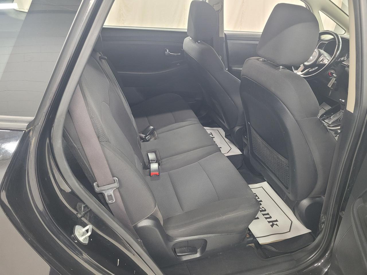 2015 Kia Rondo LX Photo10