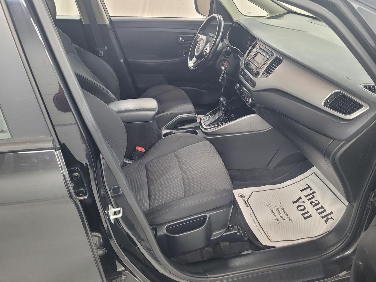 2015 Kia Rondo LX Photo30