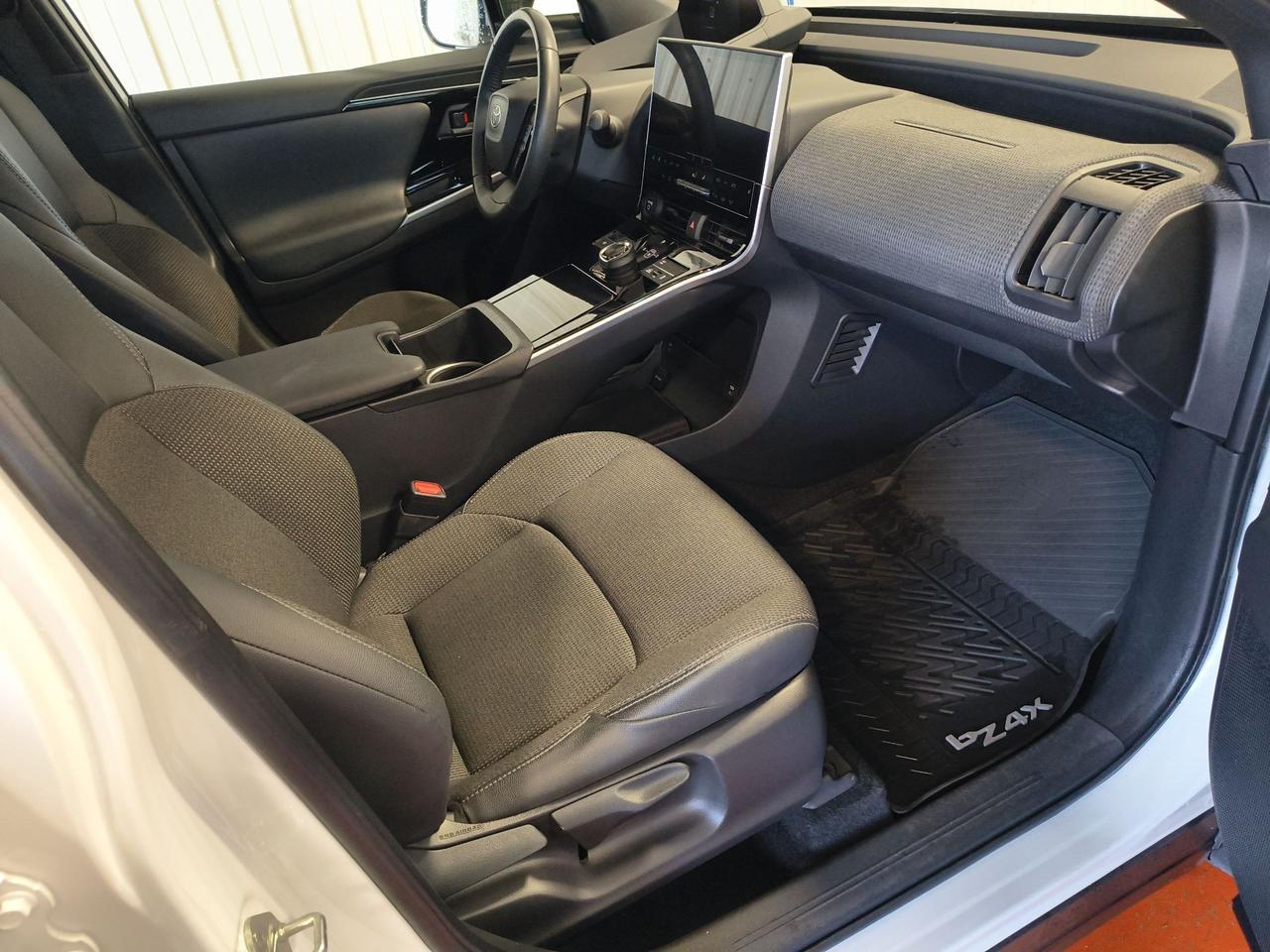 2023 Toyota bZ4X XLE Photo