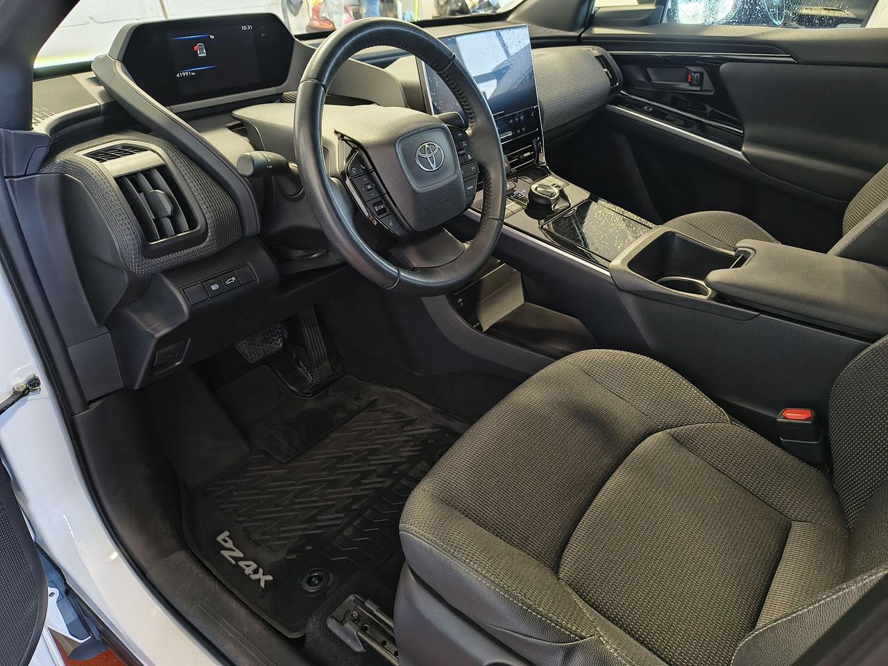 2023 Toyota bZ4X XLE Photo