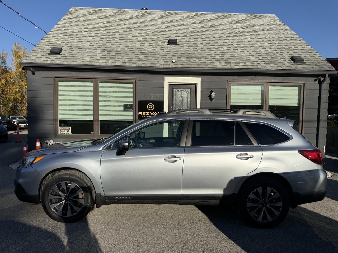 2017 Subaru Outback LIMITED Photo