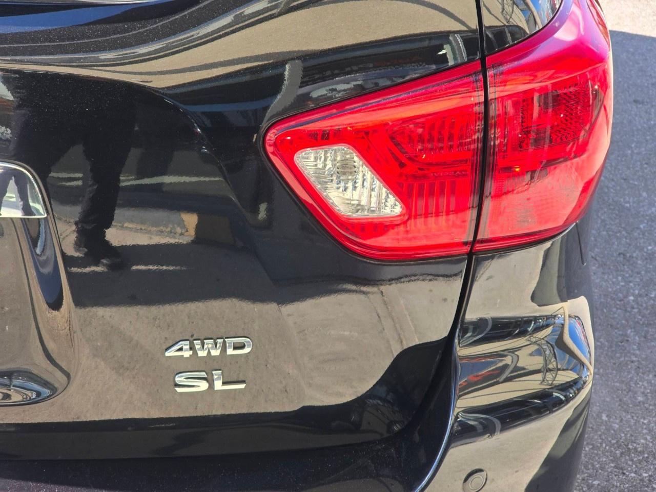 2017 Nissan Pathfinder 4WD 4DR SL Photo