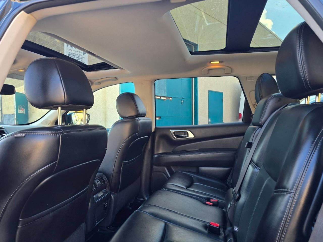 2017 Nissan Pathfinder 4WD 4DR SL Photo