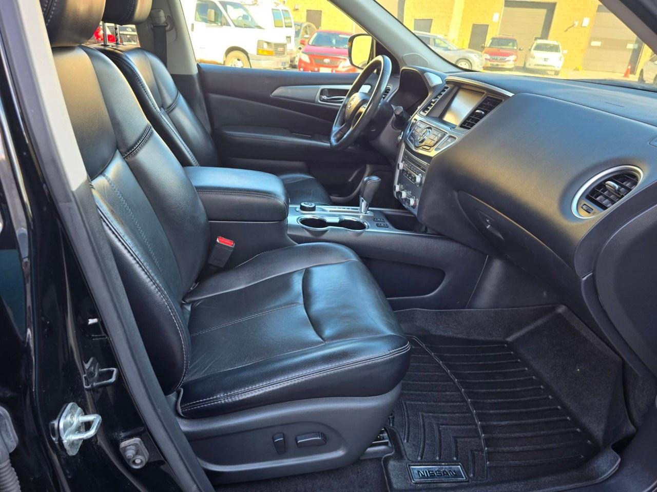 2017 Nissan Pathfinder 4WD 4DR SL Photo