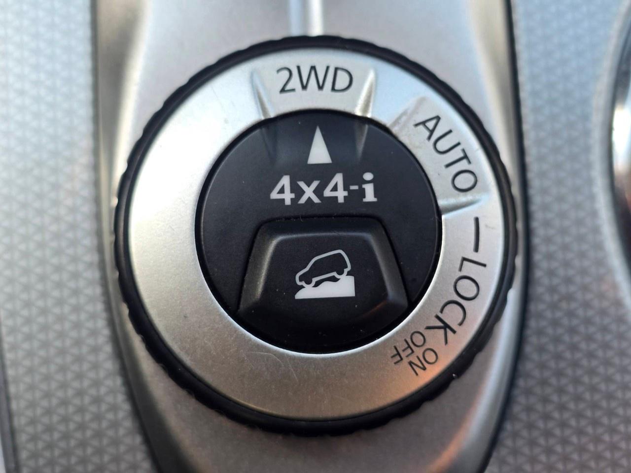 2017 Nissan Pathfinder 4WD 4DR SL Photo