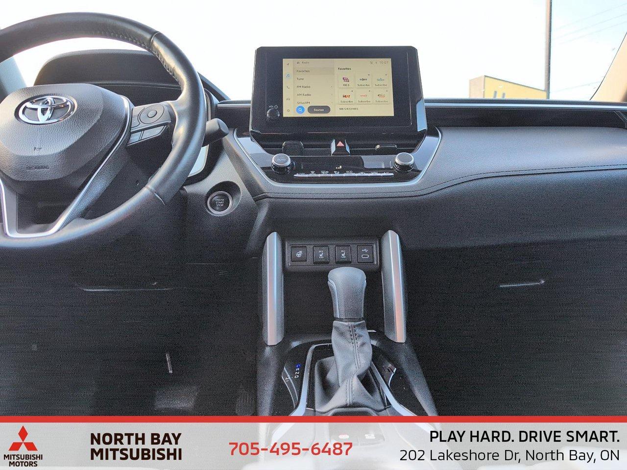 2023 Toyota Corolla Cross LE Photo