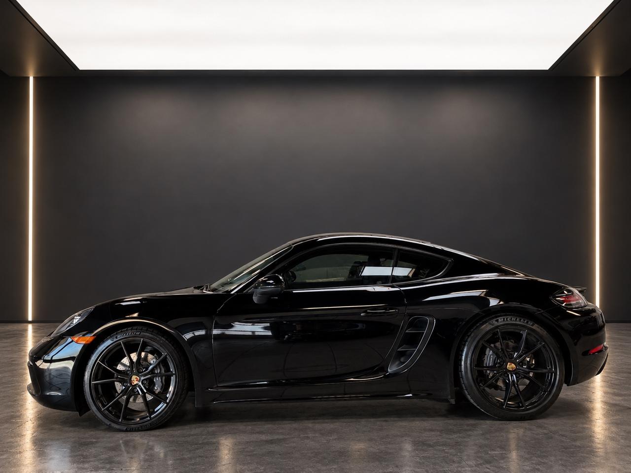 2018 Porsche 718 Cayman  Photo1