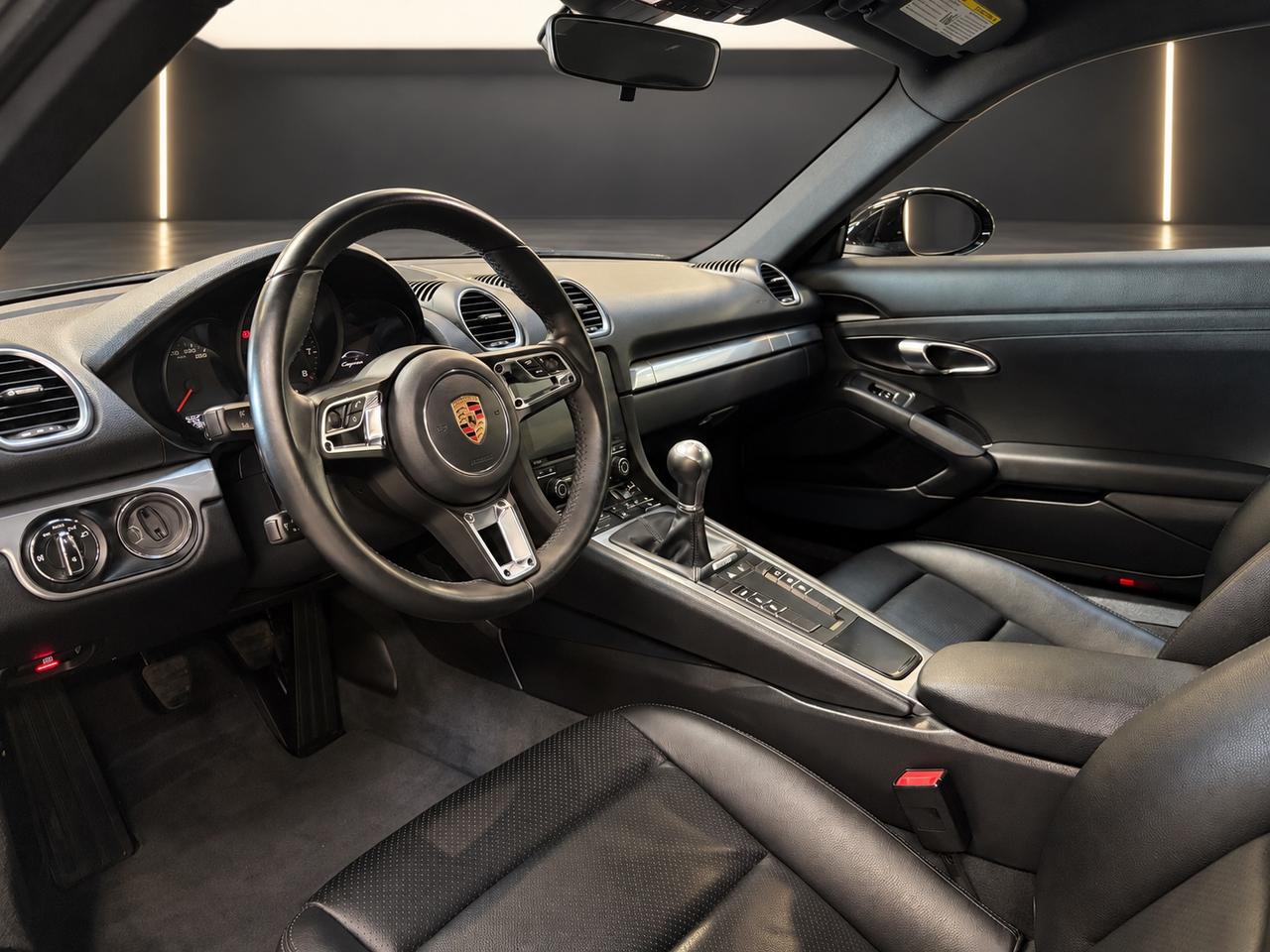2018 Porsche 718 Cayman  Photo