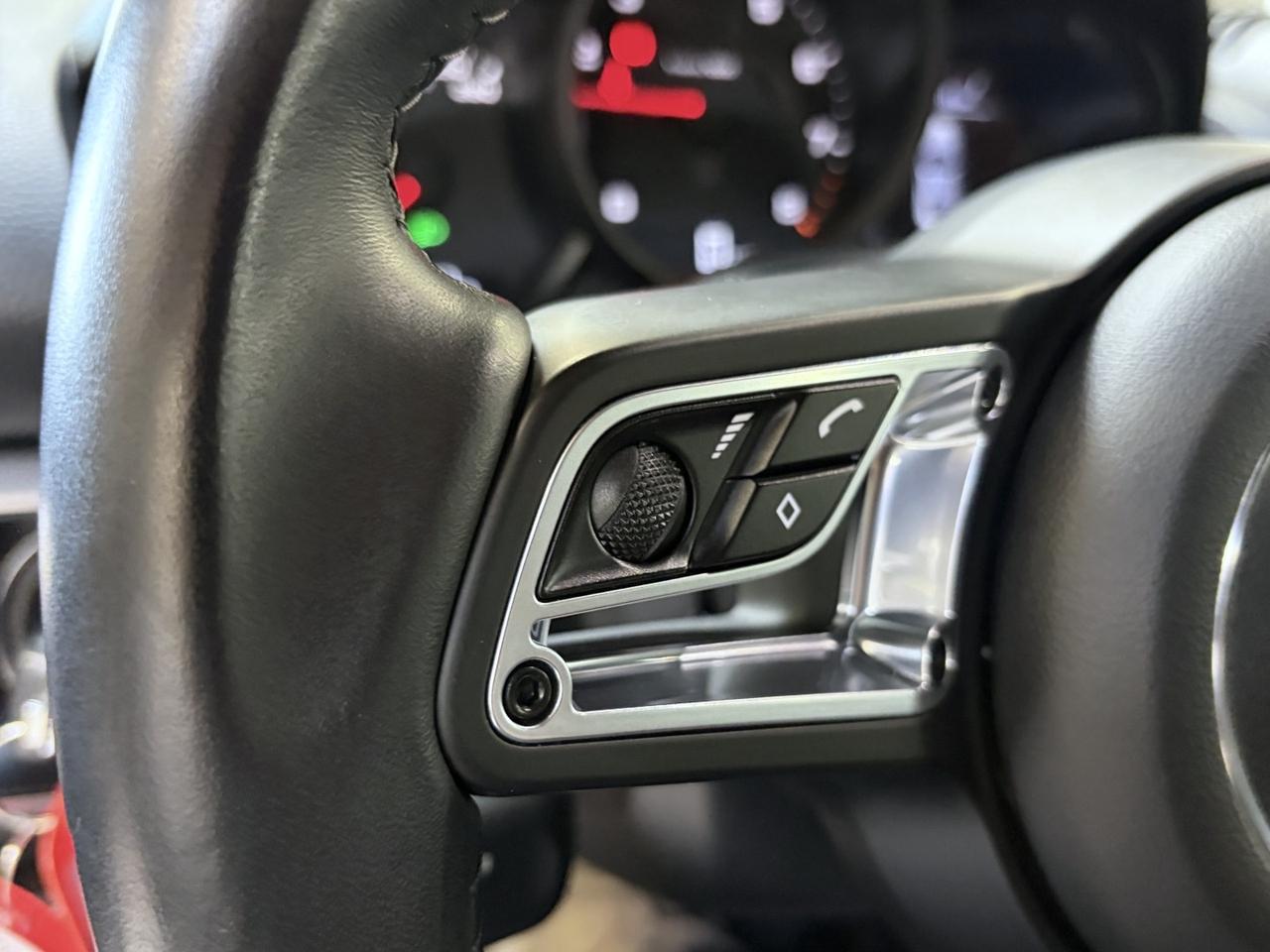 2018 Porsche 718 Cayman  Photo