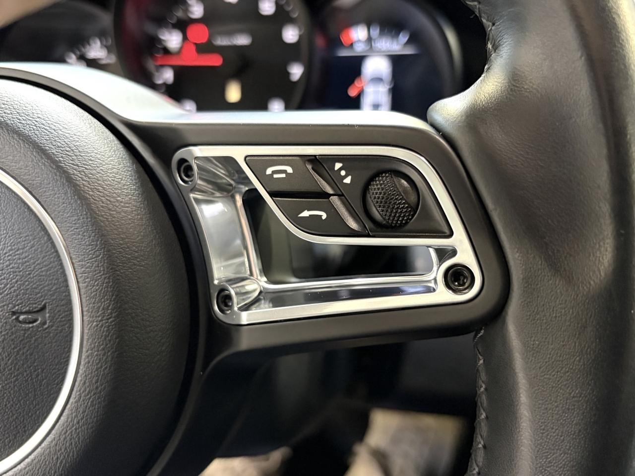 2018 Porsche 718 Cayman  Photo