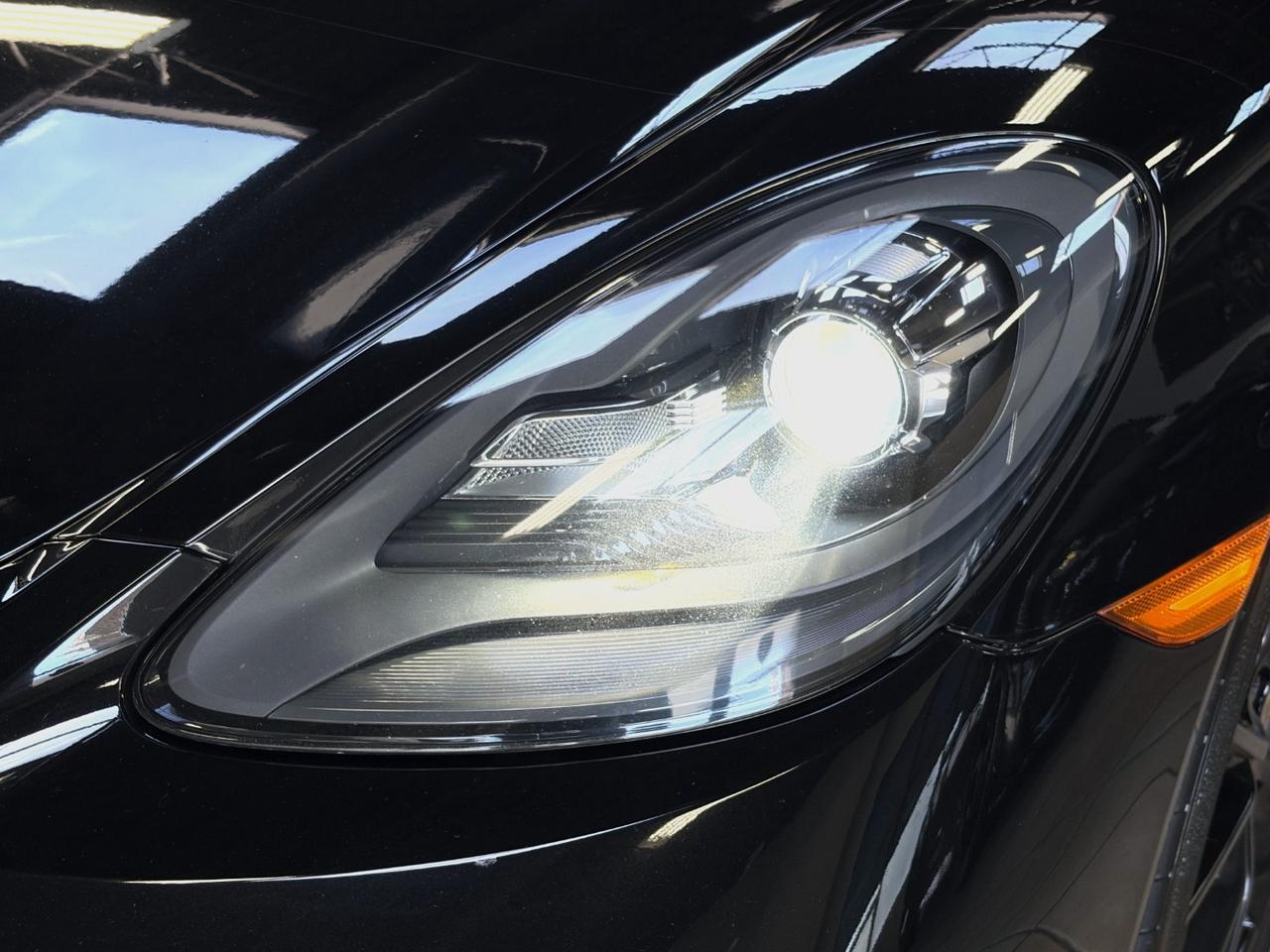 2018 Porsche 718 Cayman  Photo