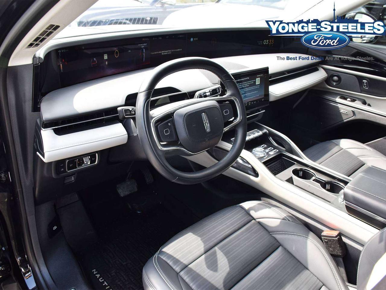 2025 Lincoln Nautilus Reserve Hybrid Photo