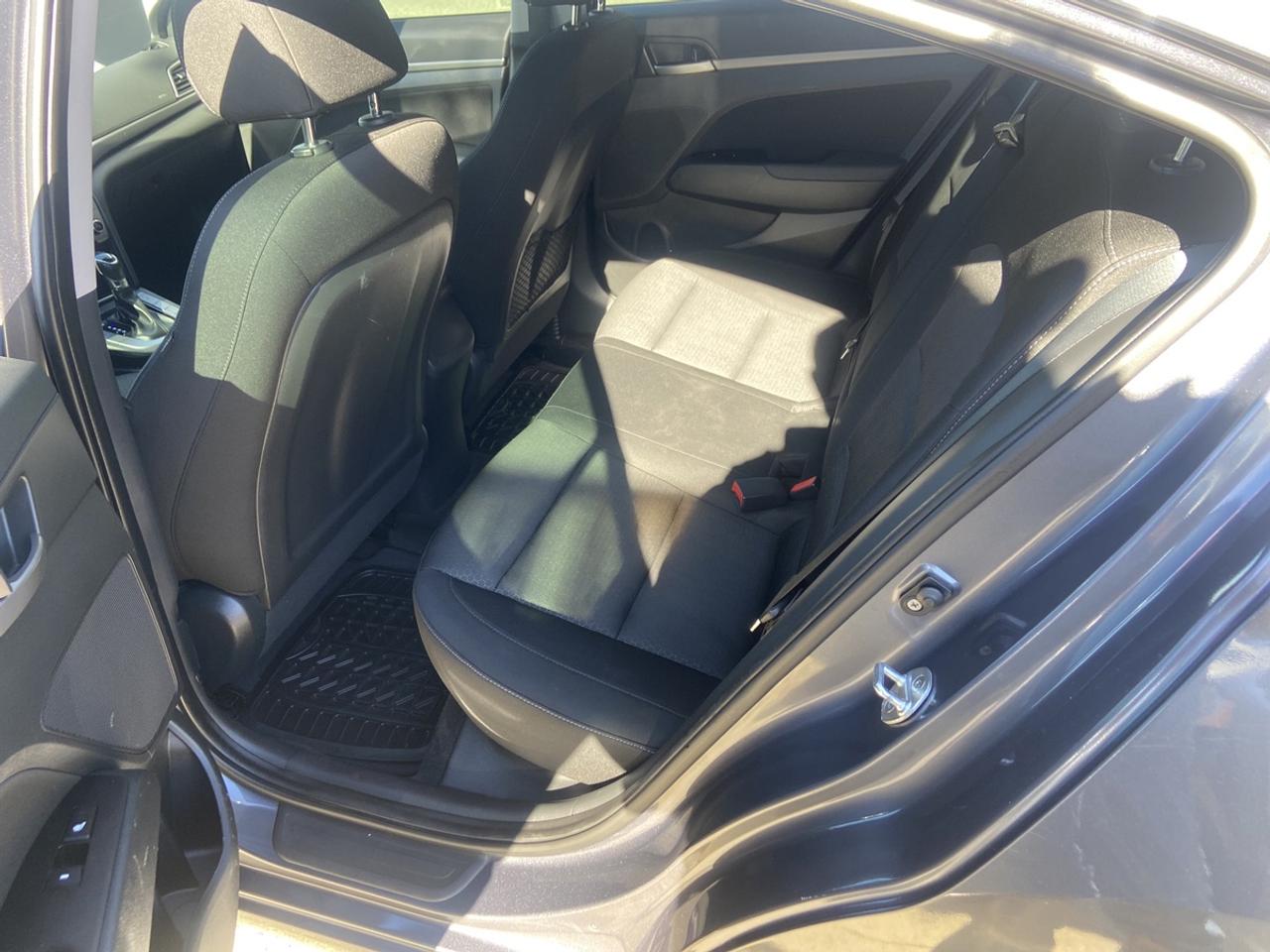 2017 Hyundai Elantra SE Photo