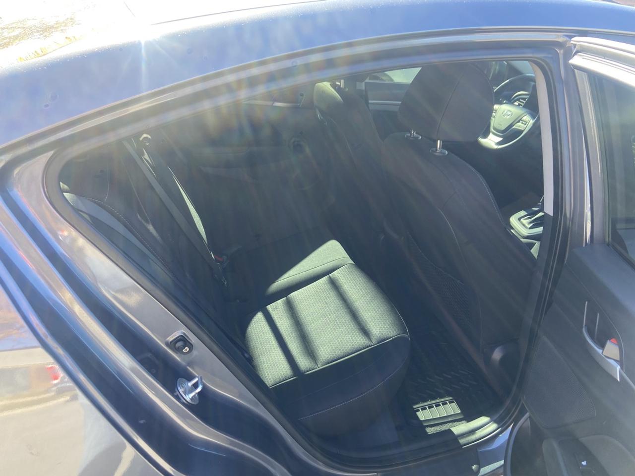 2017 Hyundai Elantra SE Photo