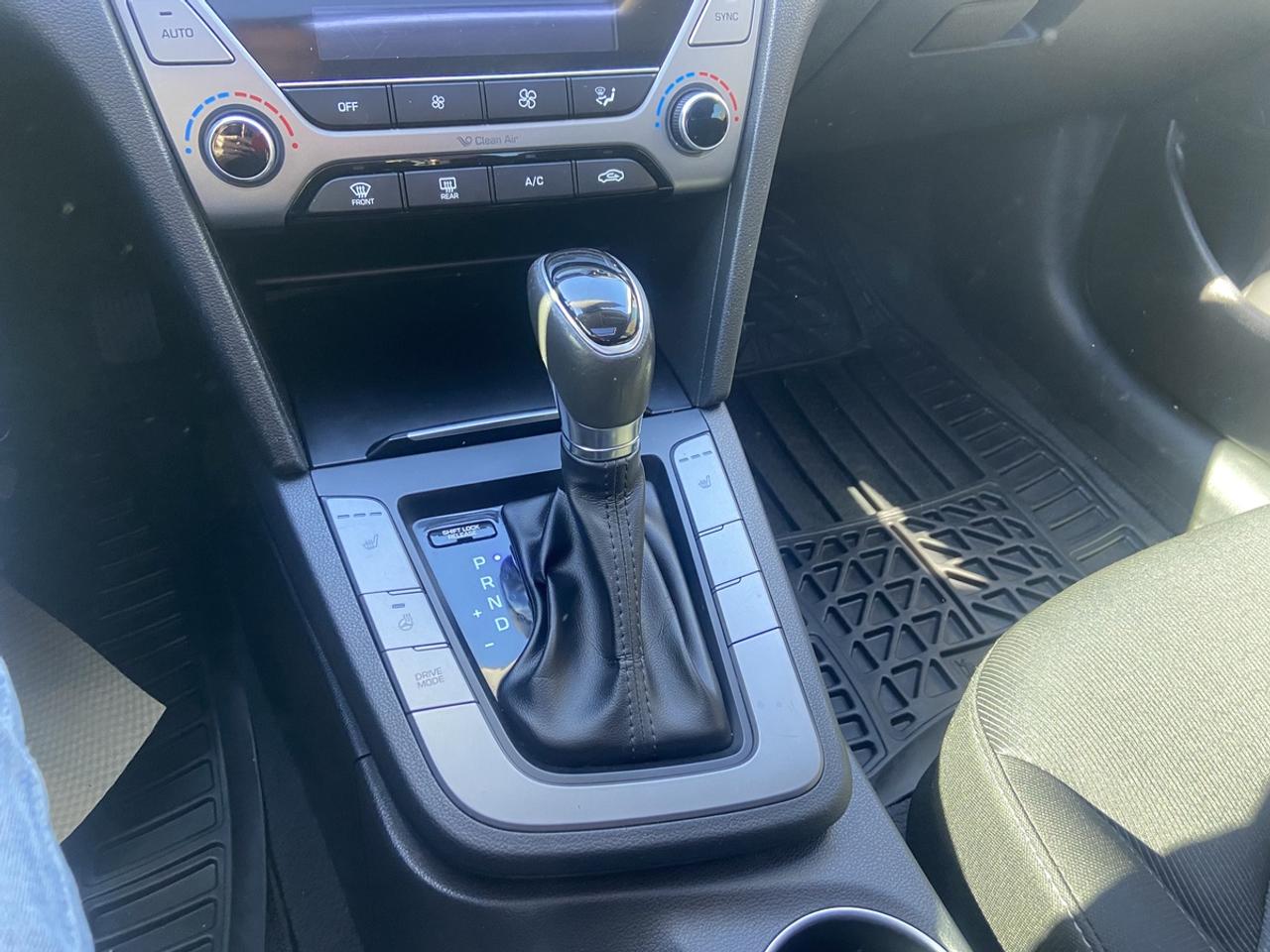 2017 Hyundai Elantra SE Photo