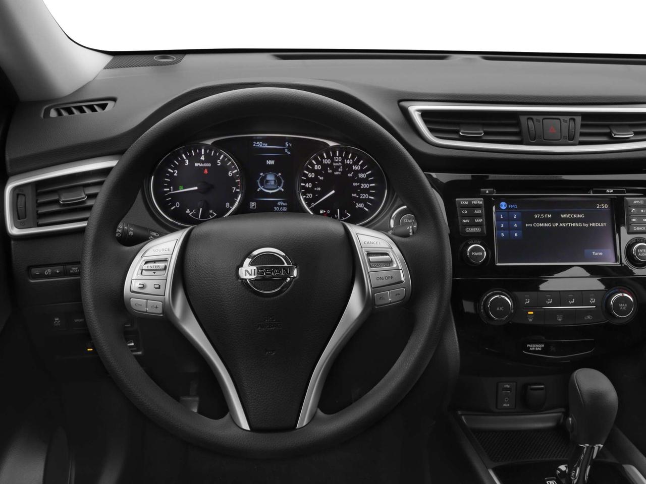 2016 Nissan Rogue SV Photo3