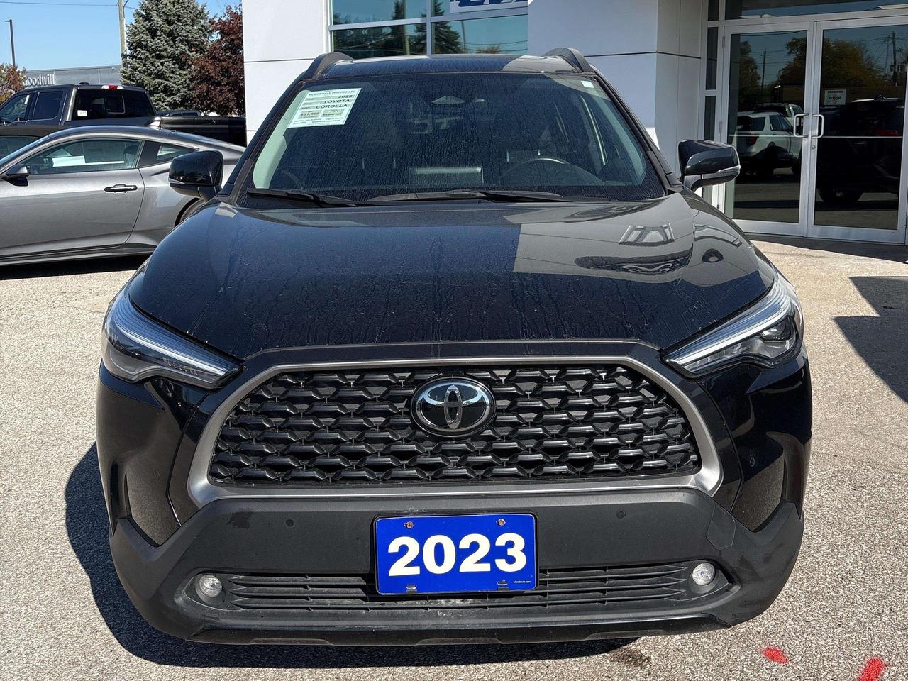 2023 Toyota Corolla Cross XLE Photo4