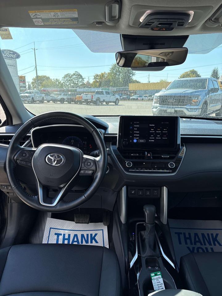 2023 Toyota Corolla Cross XLE Photo