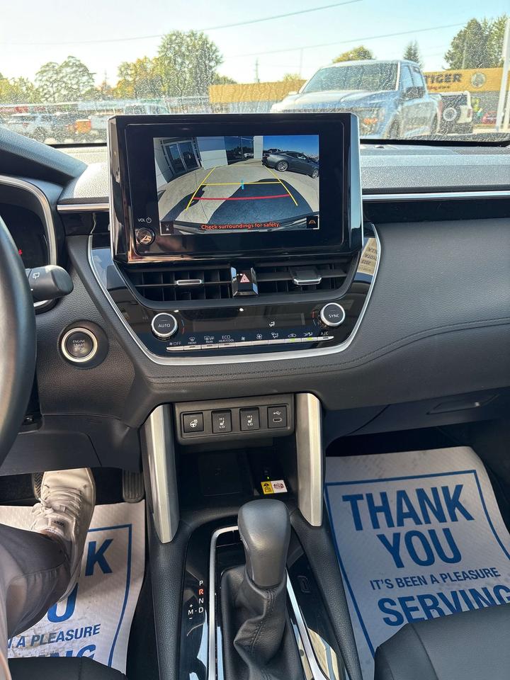 2023 Toyota Corolla Cross XLE Photo