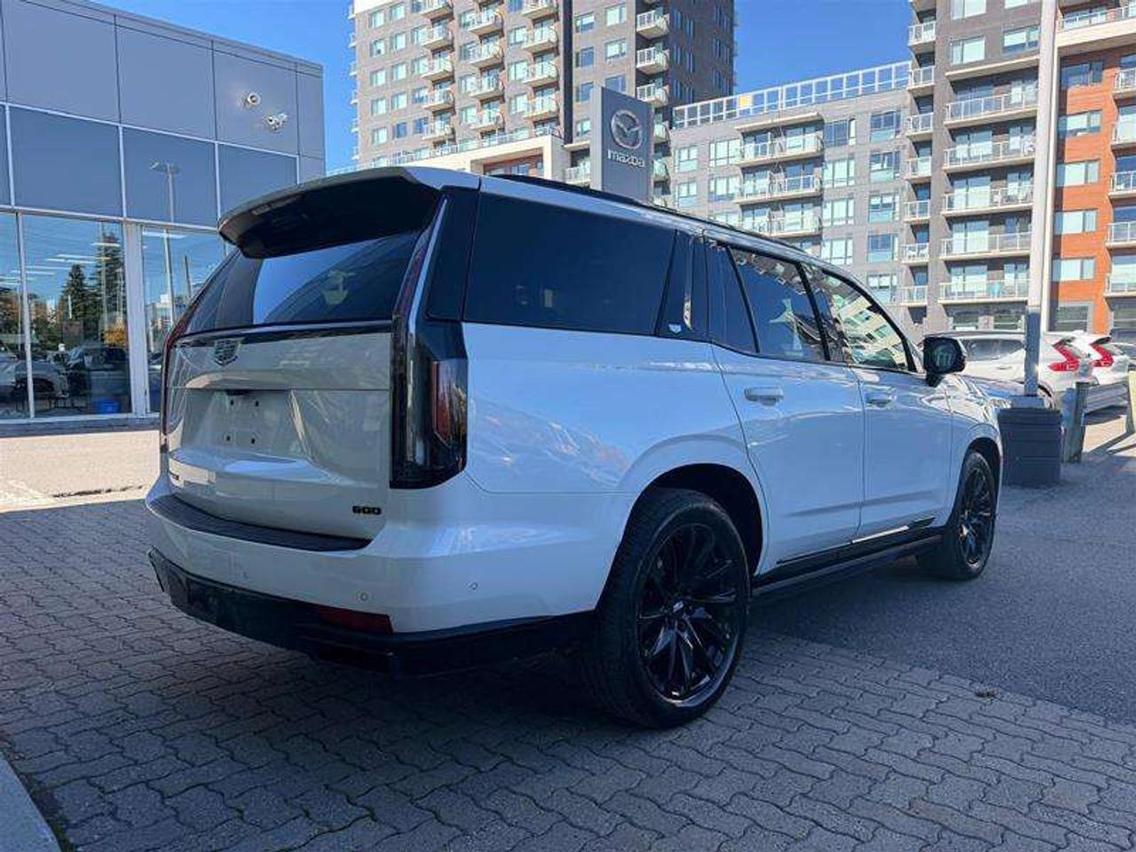 2024 Cadillac Escalade Sport Photo3