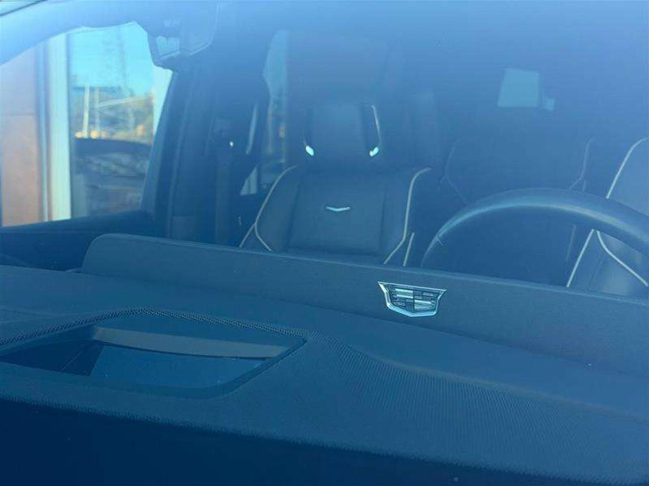 2024 Cadillac Escalade Sport Photo