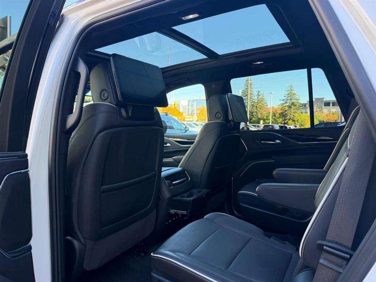2024 Cadillac Escalade Sport Photo