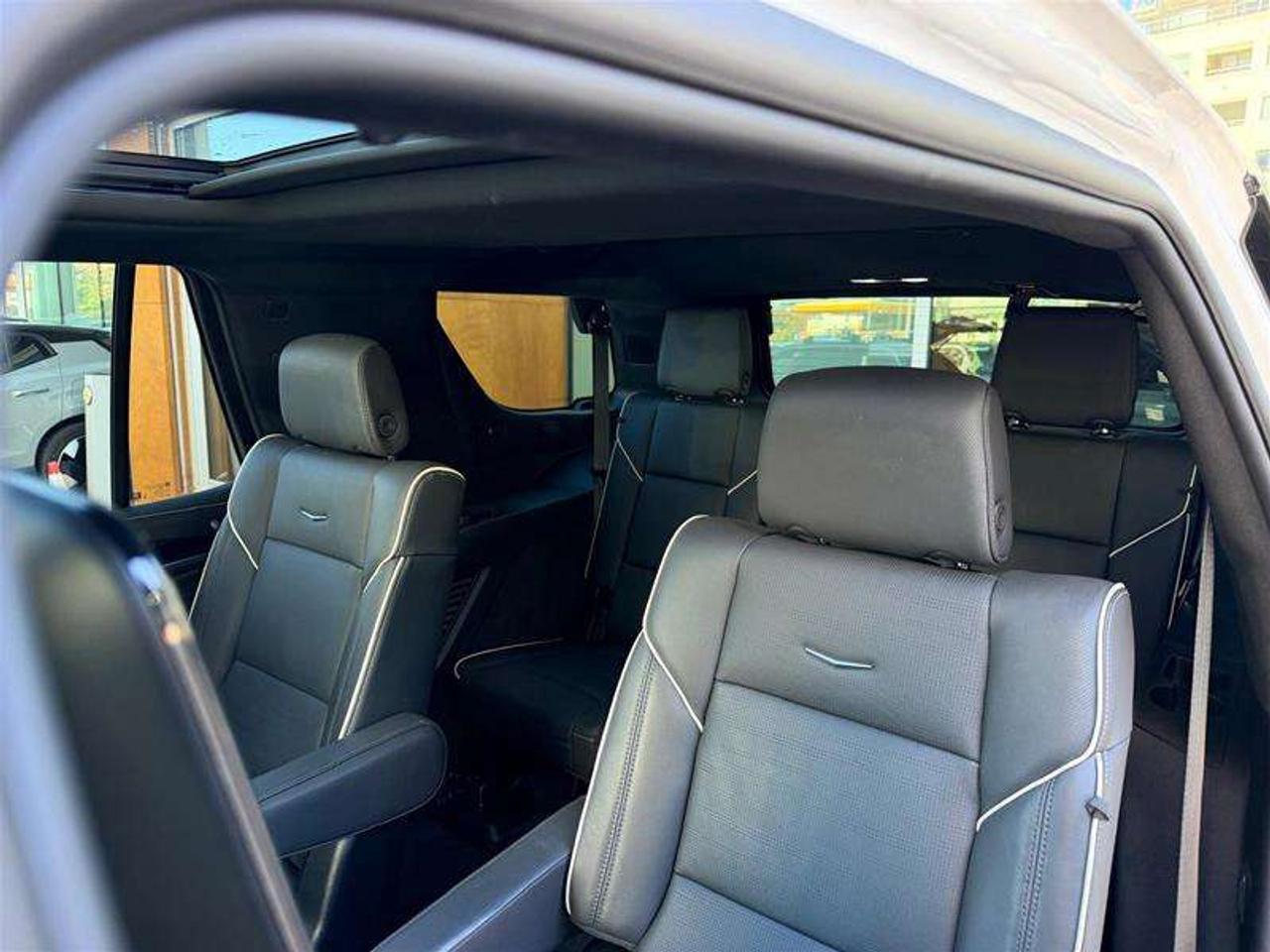 2024 Cadillac Escalade Sport Photo