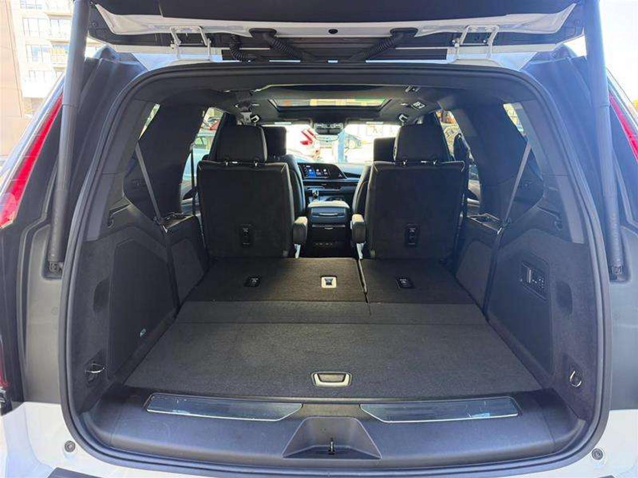 2024 Cadillac Escalade Sport Photo