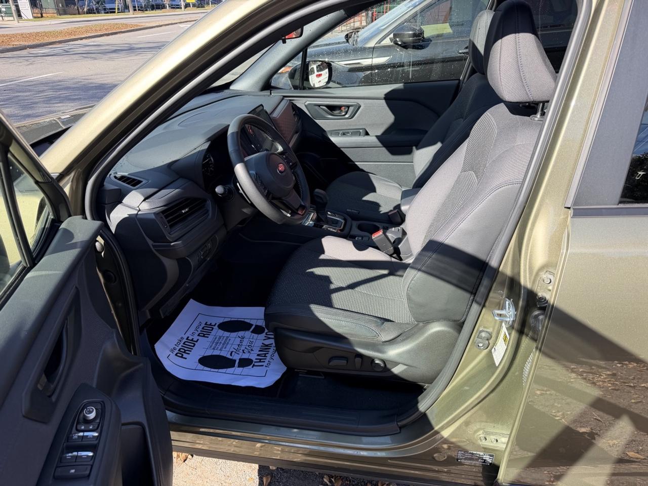 2025 Subaru Forester TOURING Photo