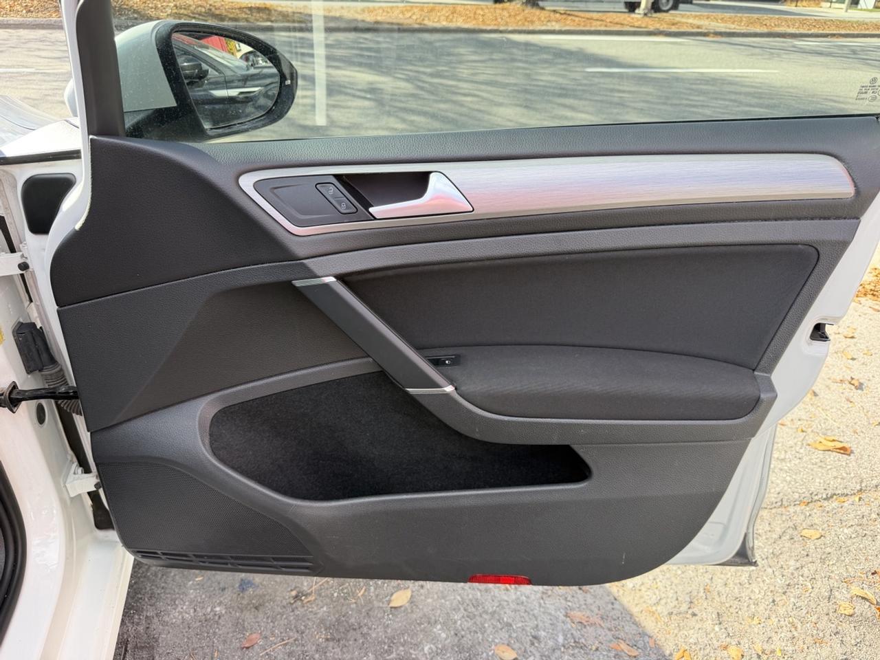 2015 Volkswagen Golf 1.8 TSI Photo