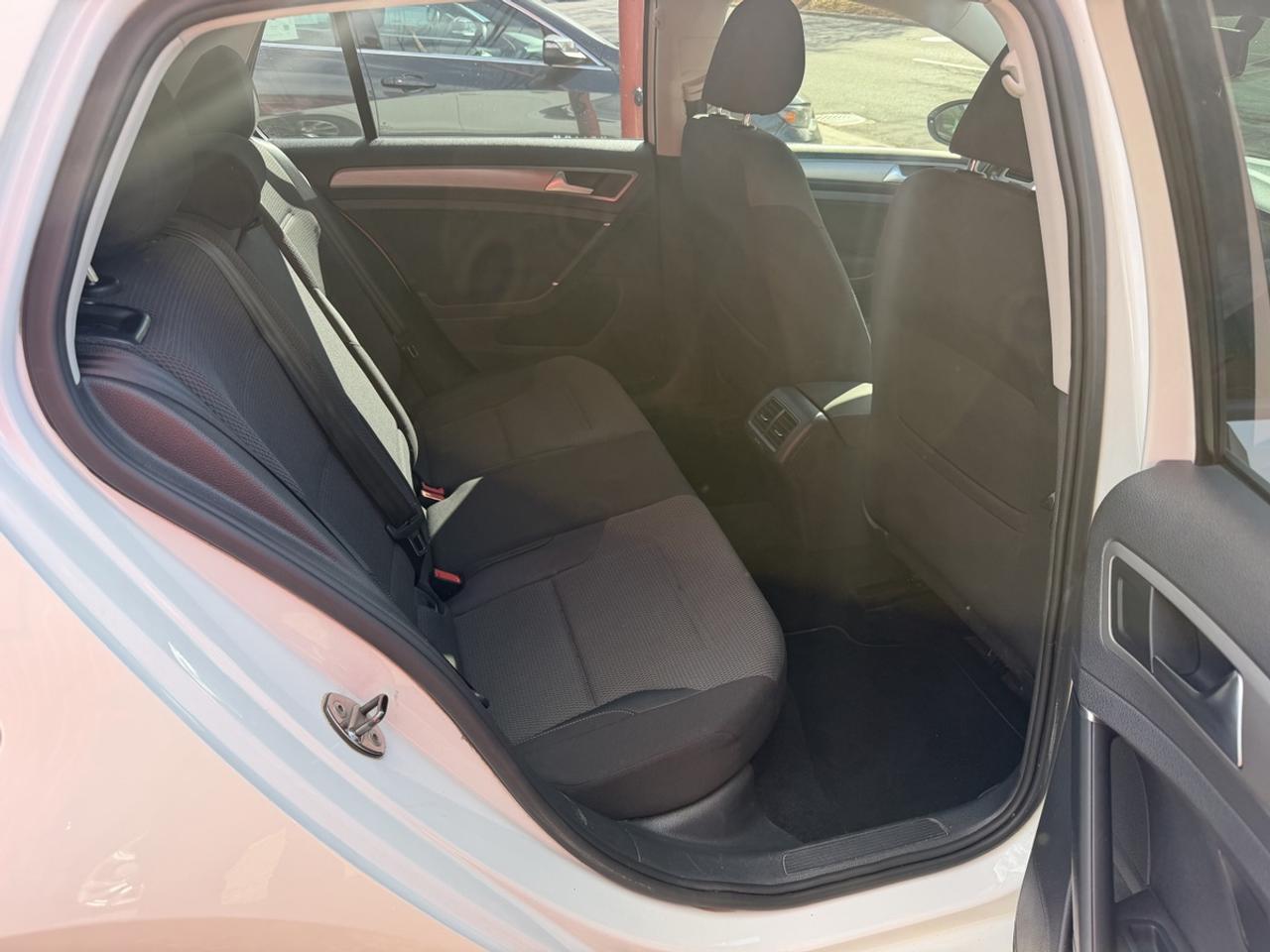 2015 Volkswagen Golf 1.8 TSI Photo