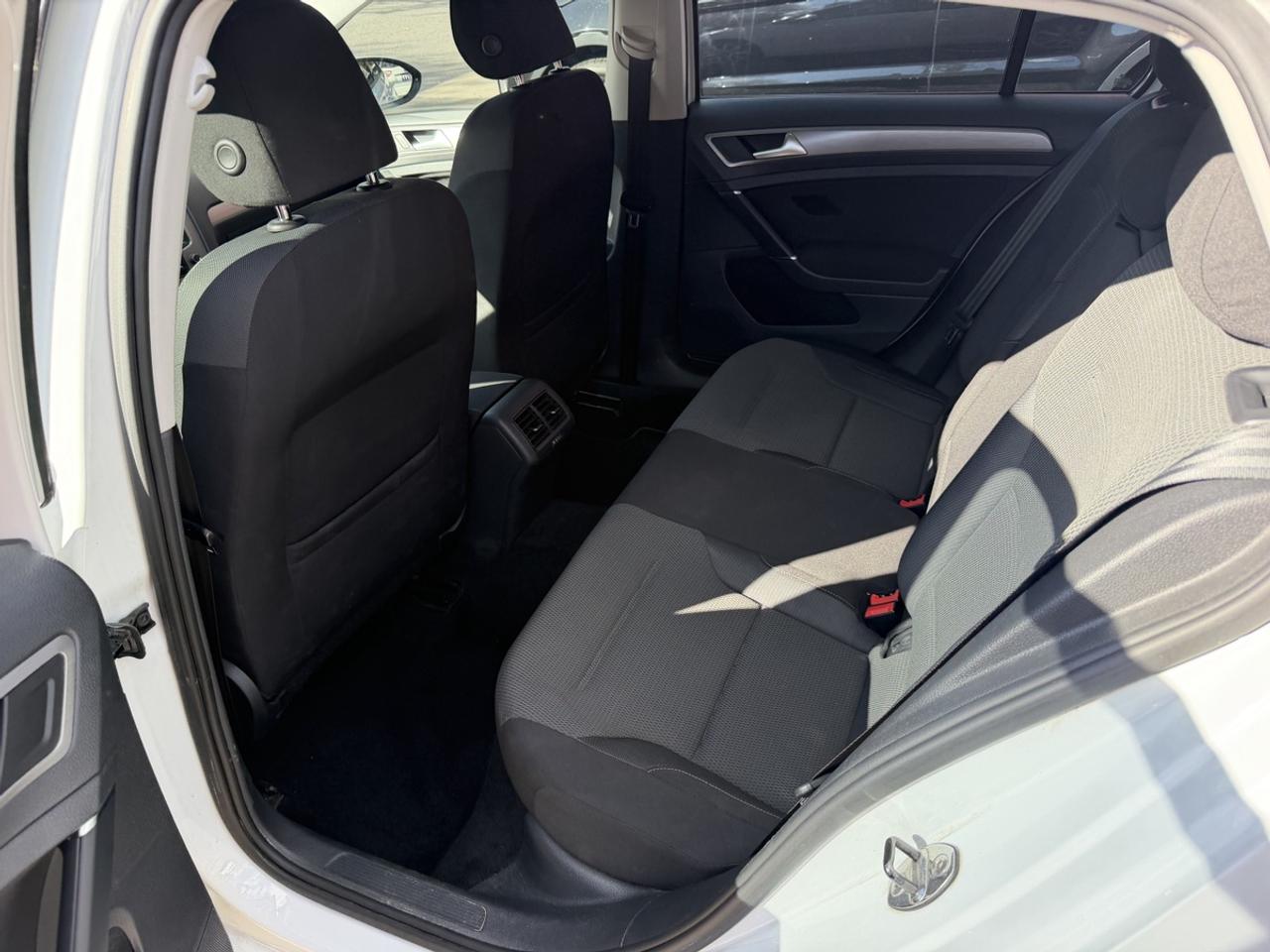 2015 Volkswagen Golf 1.8 TSI Photo