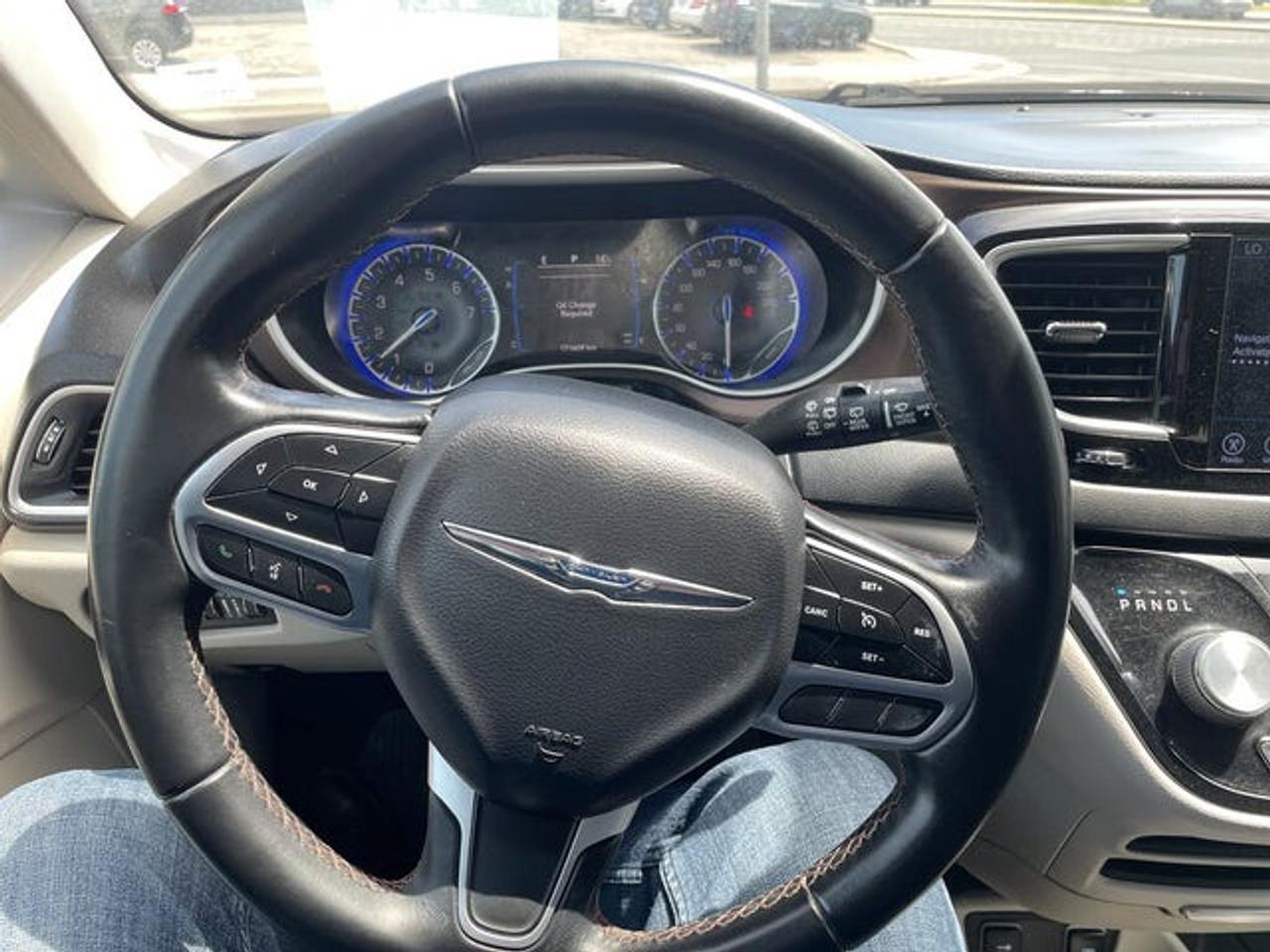 2017 Chrysler Pacifica Touring L Photo