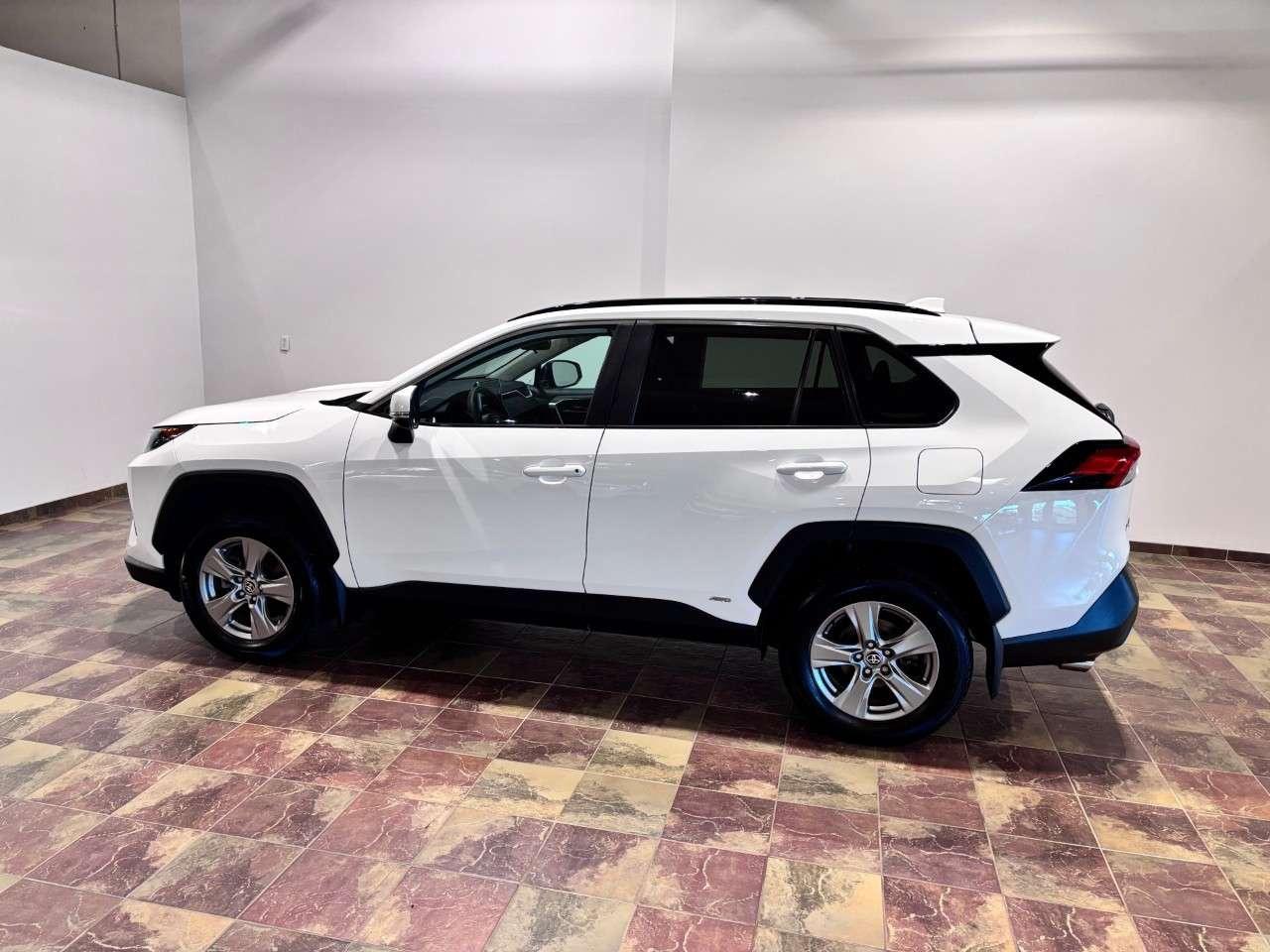 2023 Toyota RAV4 Hybrid LE AWD Photo
