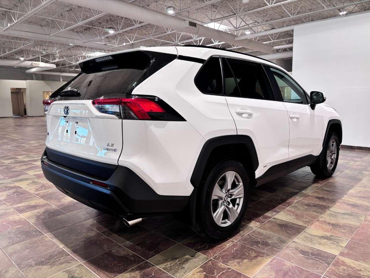2023 Toyota RAV4 Hybrid LE AWD Photo
