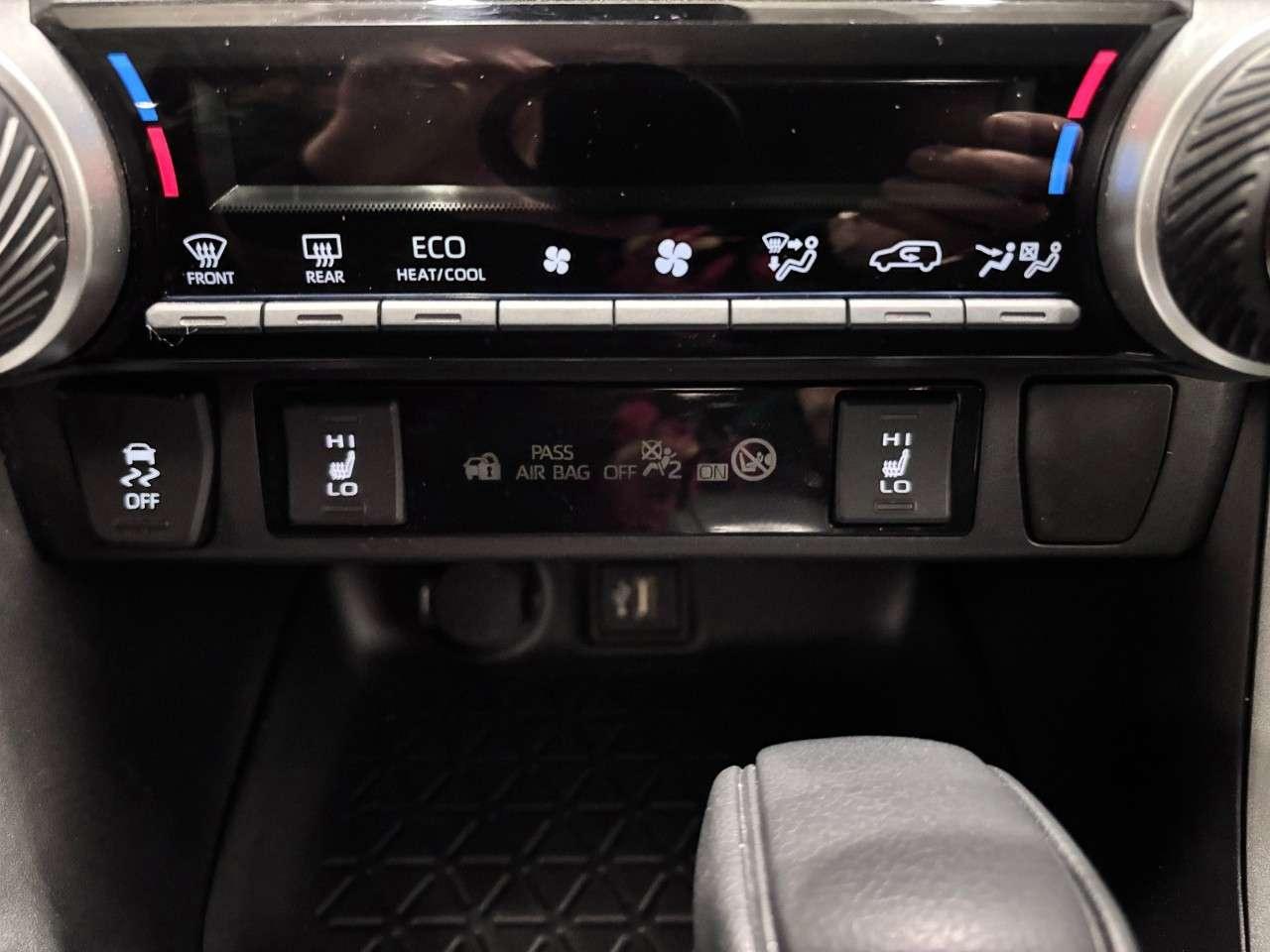 2023 Toyota RAV4 Hybrid LE AWD Photo