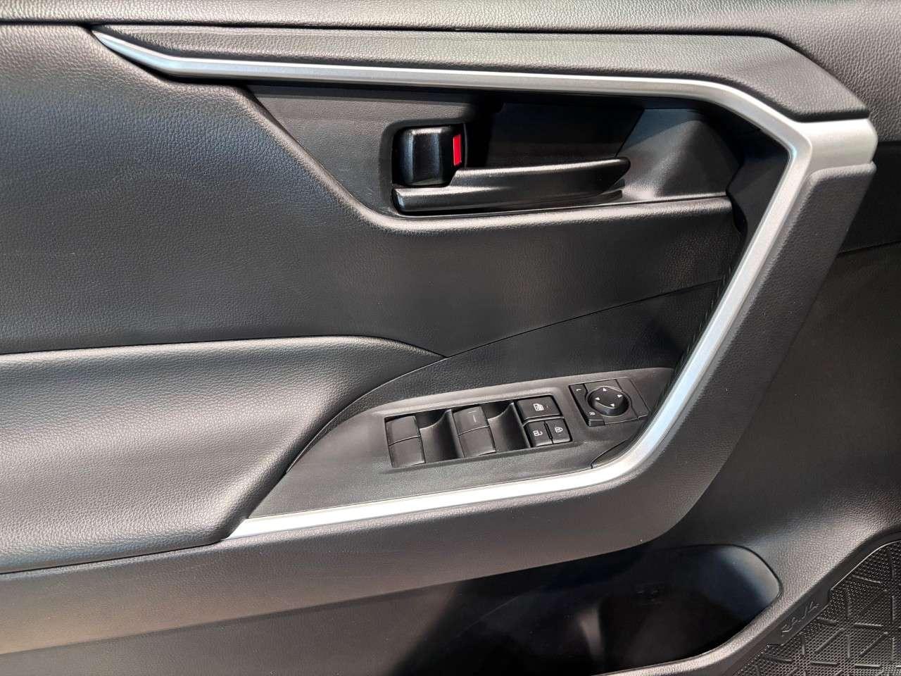 2023 Toyota RAV4 Hybrid LE AWD Photo