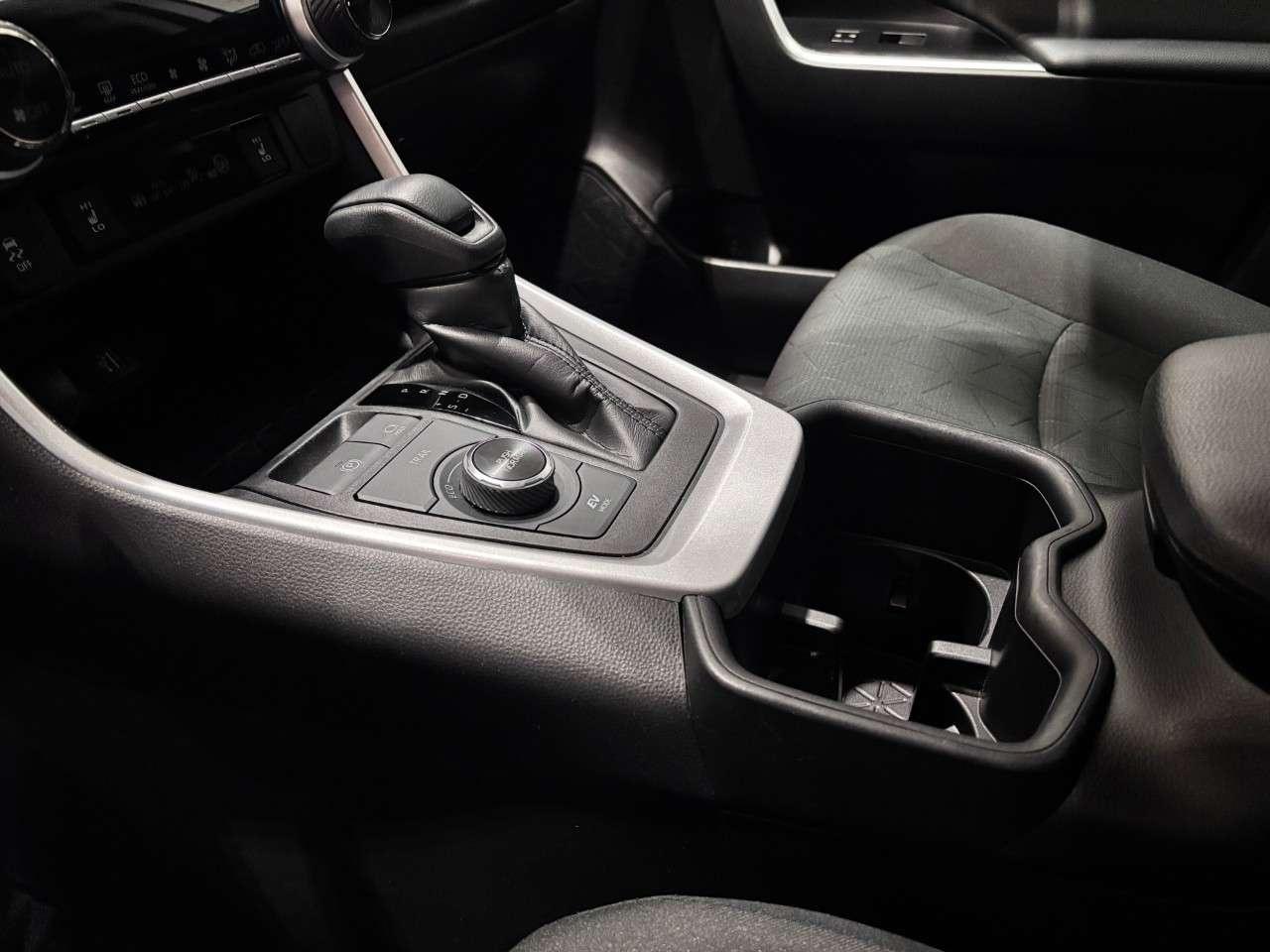 2023 Toyota RAV4 Hybrid LE AWD Photo