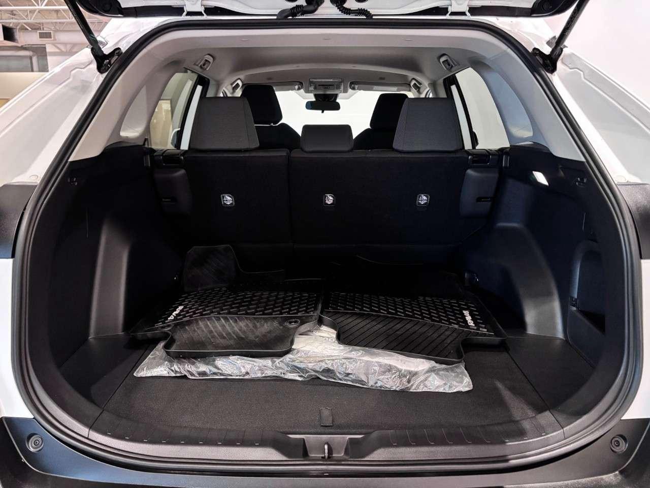 2023 Toyota RAV4 Hybrid LE AWD Photo