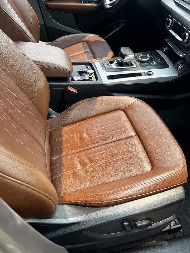 2020 Audi Q5 Premium Titanium Photo