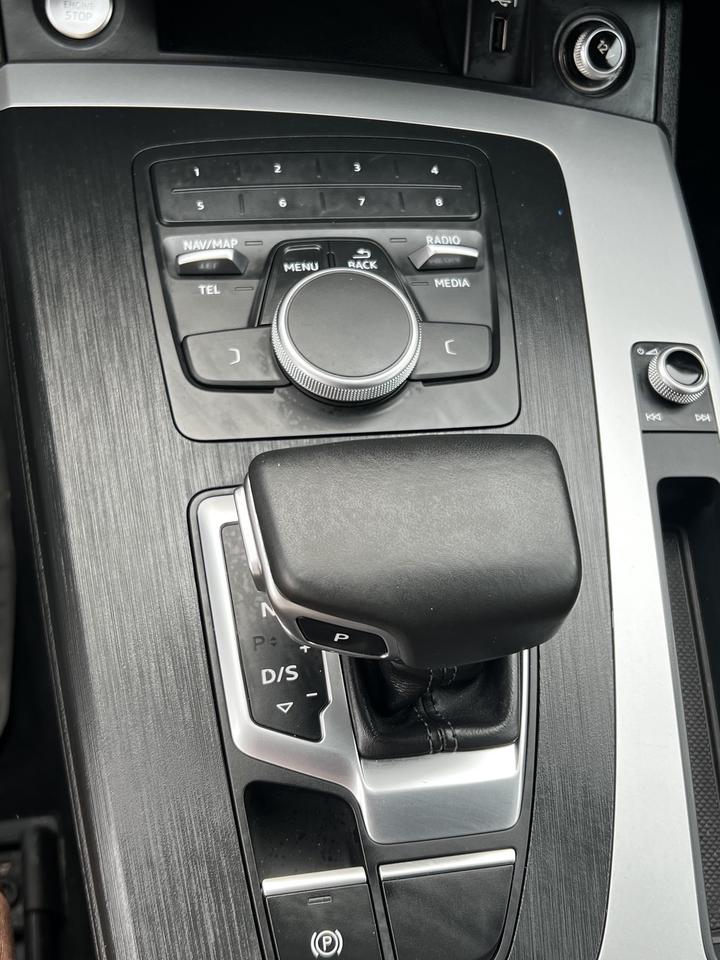 2020 Audi Q5 Premium Titanium Photo