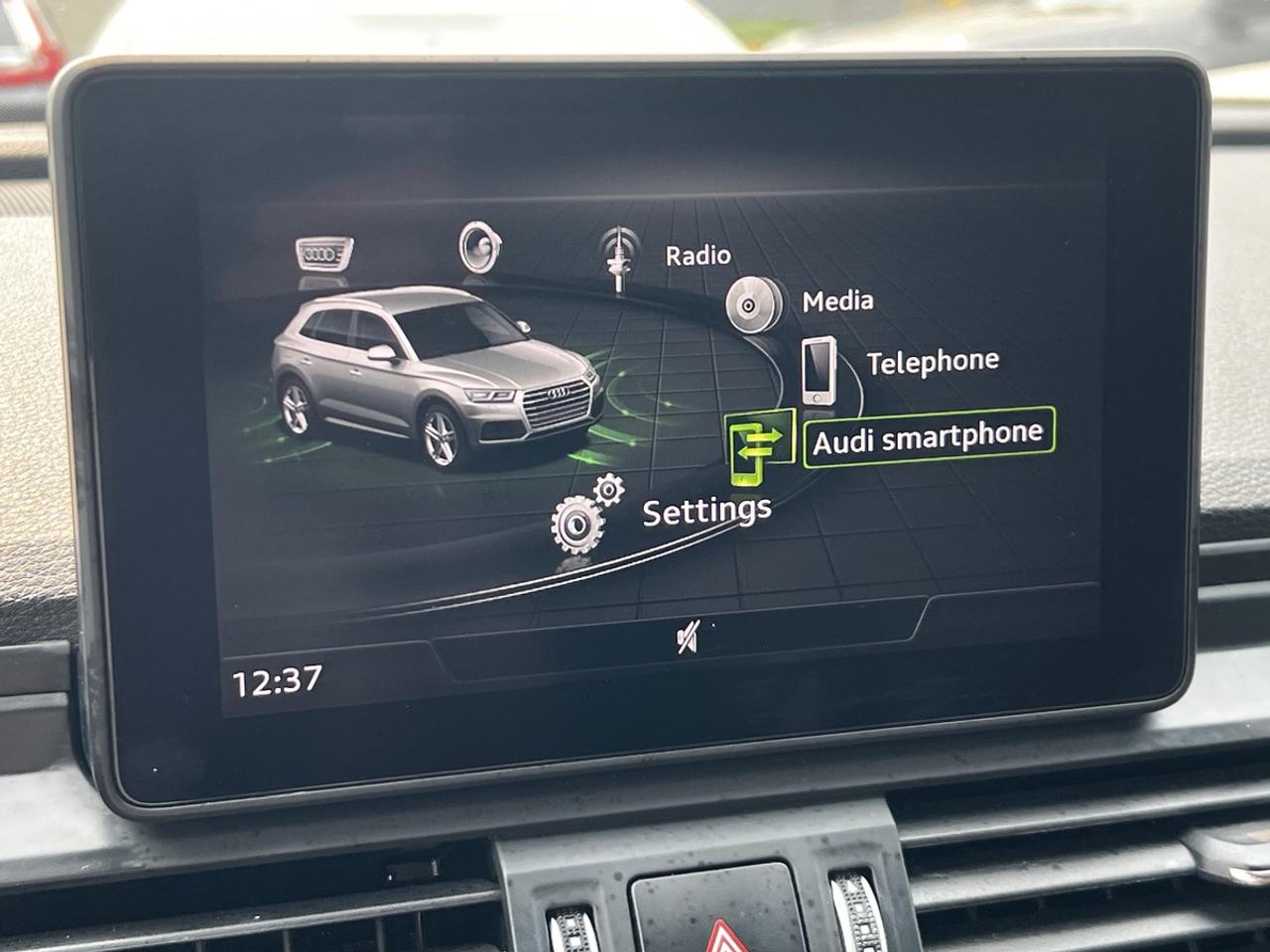 2020 Audi Q5 Premium Titanium Photo