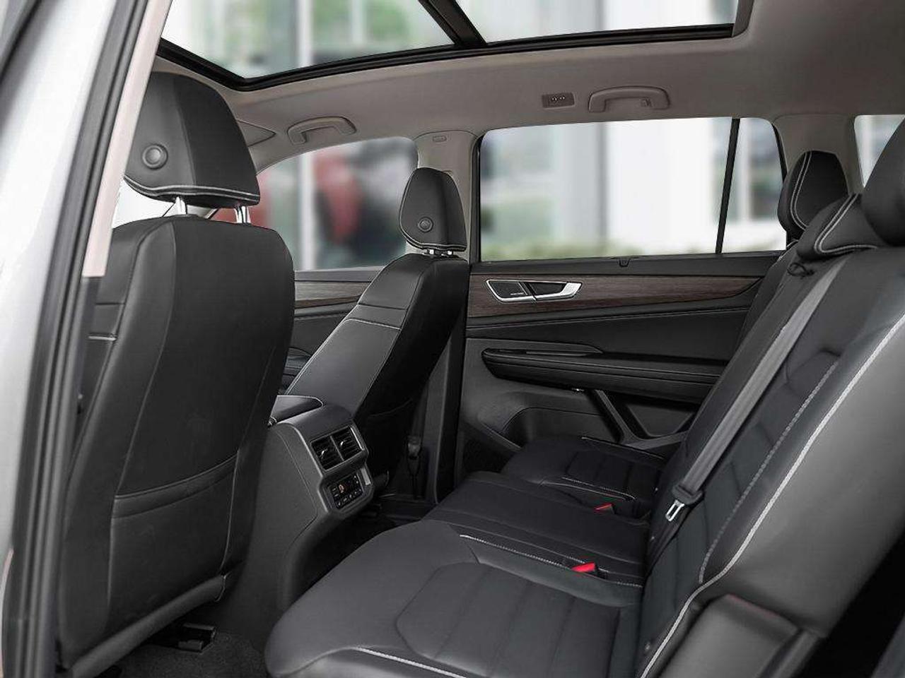 2026 Volkswagen Atlas 2.0 TSI Highline  VW Certified Carplay Photo