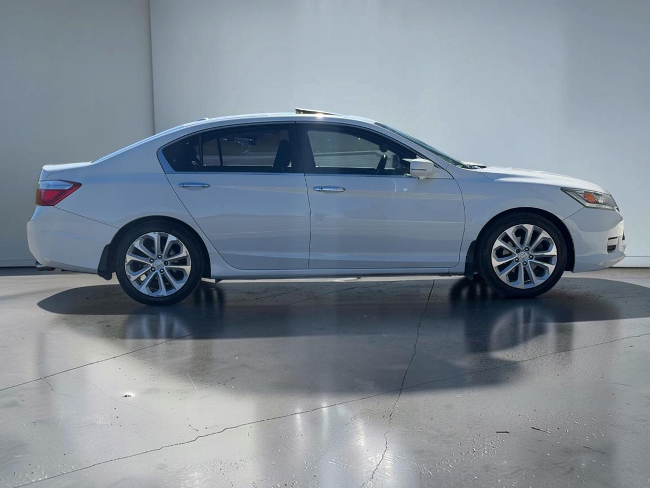 2015 Honda Accord Touring Photo
