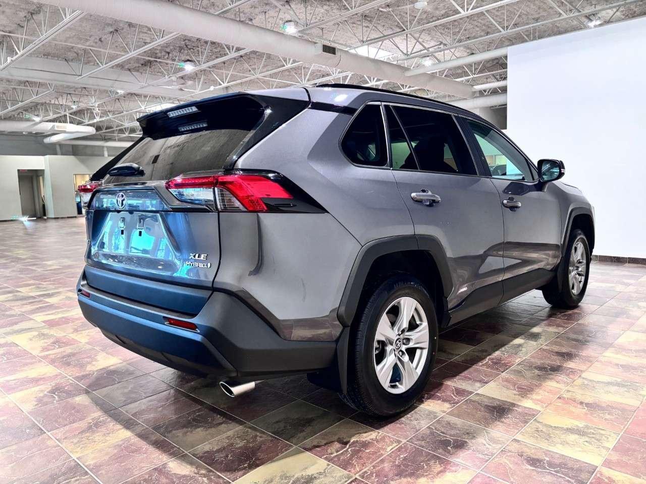 2024 Toyota RAV4 Hybrid XLE AWD Photo