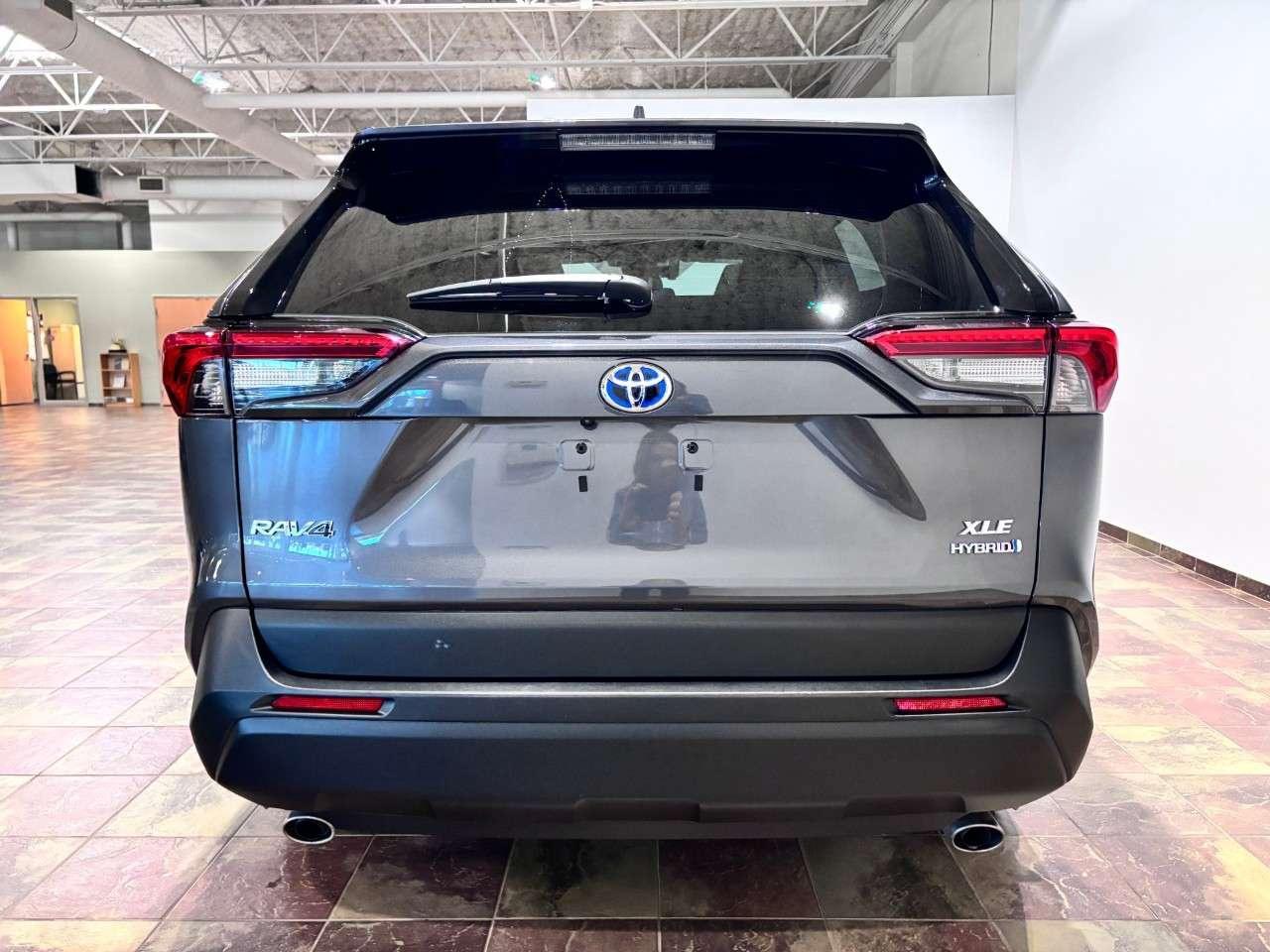 2024 Toyota RAV4 Hybrid XLE AWD Photo