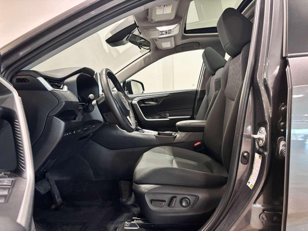 2024 Toyota RAV4 Hybrid XLE AWD Photo