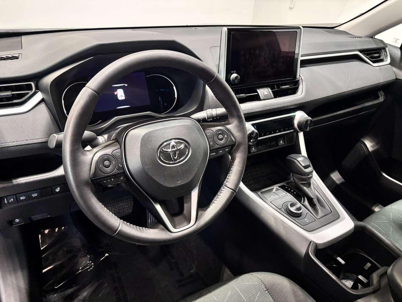 2024 Toyota RAV4 Hybrid XLE AWD Photo